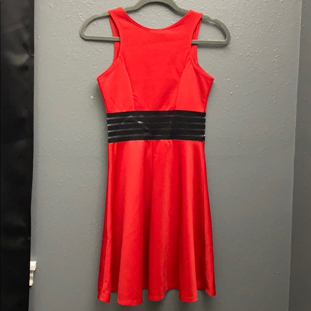 URBAN ROSE RED DRESS - Picture 4 of 4